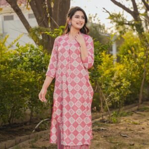 Woman Pink Printed Rayon Kurta & Pant Set